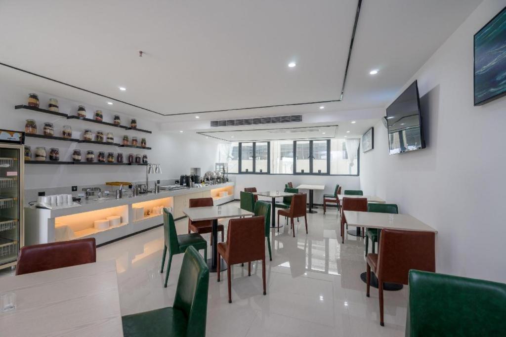 City Comfort Inn (Dongguan Gaobu Avenue) 45/54