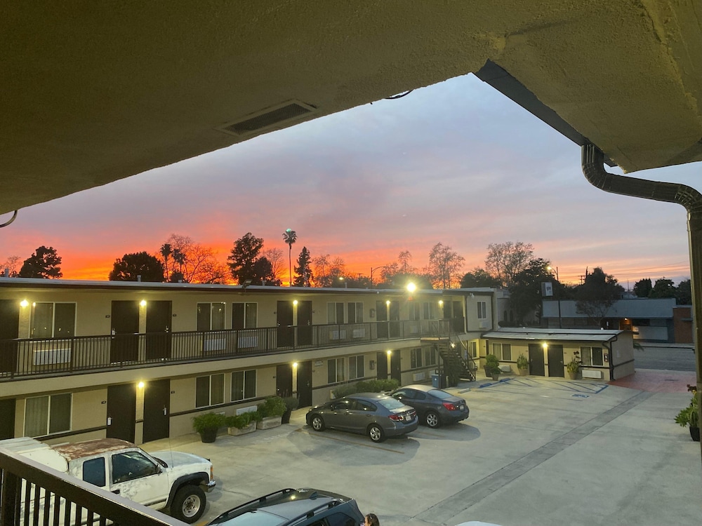 Portofino Inn Burbank 3/42