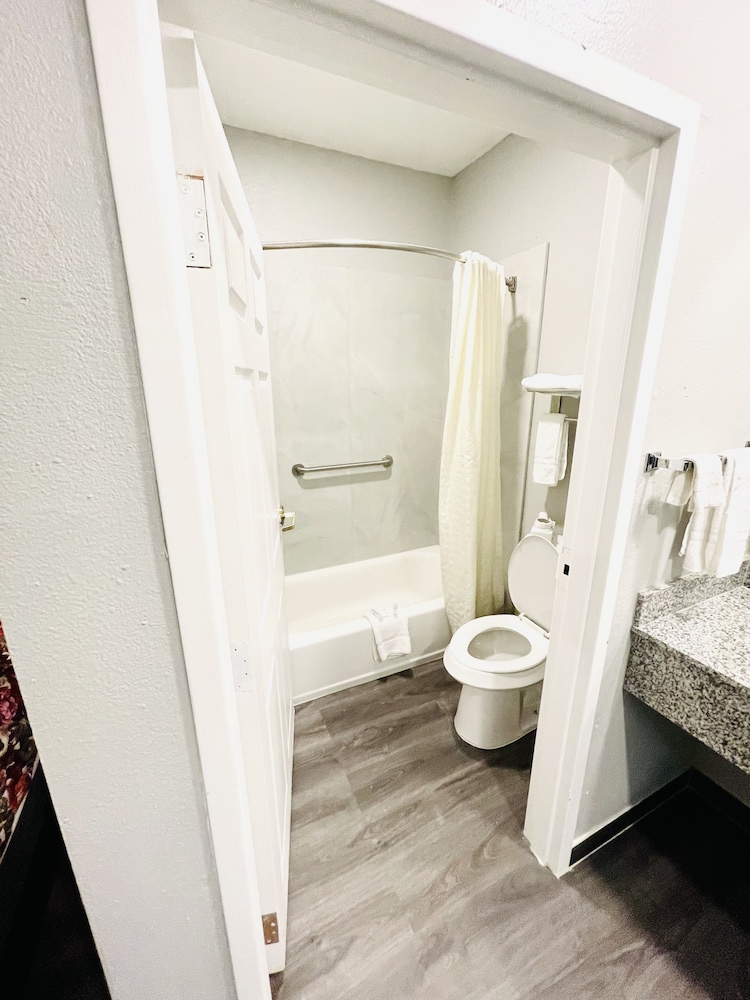 Americas Best Value Inn La Porte 42/46