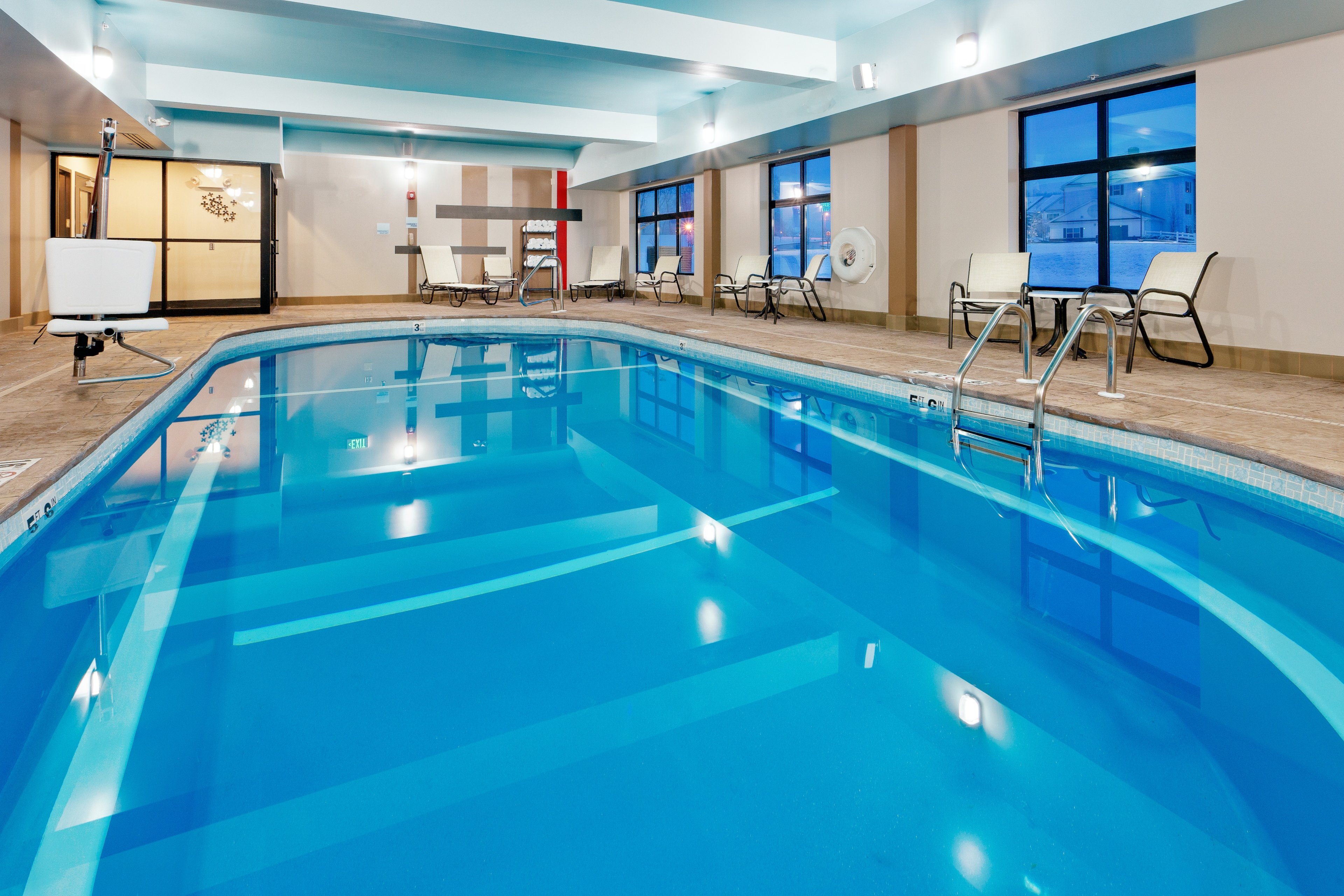 Holiday Inn Express Hotel Suites York Ne Market Street 23/46