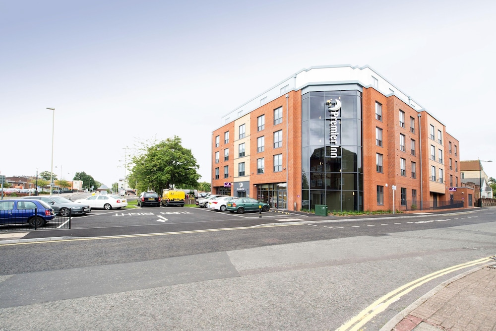 Premier Inn Basingstoke Town Centre 22/25