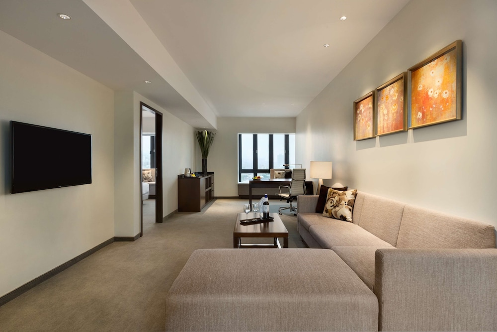 Hyatt Place Shenzhen Dongmen 46/79