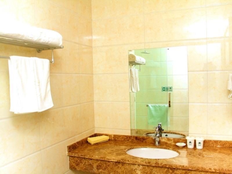 GreenTree Inn Linxi Yitang Town Shuangling Road Express Hotel 20/23