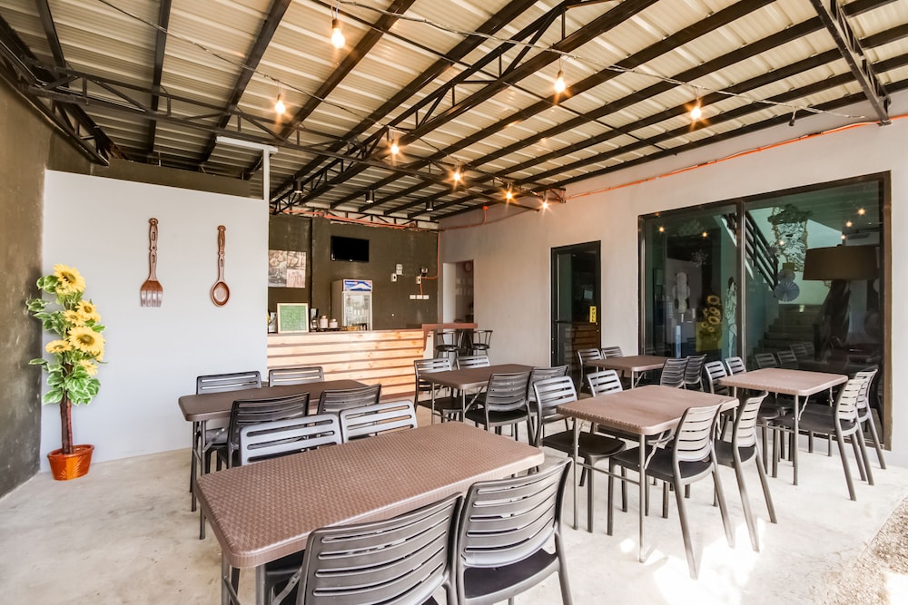 OYO 495 The Pocket Hotel 28/32