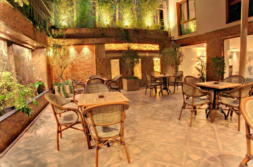 Grand Hotel de Pera 40/50