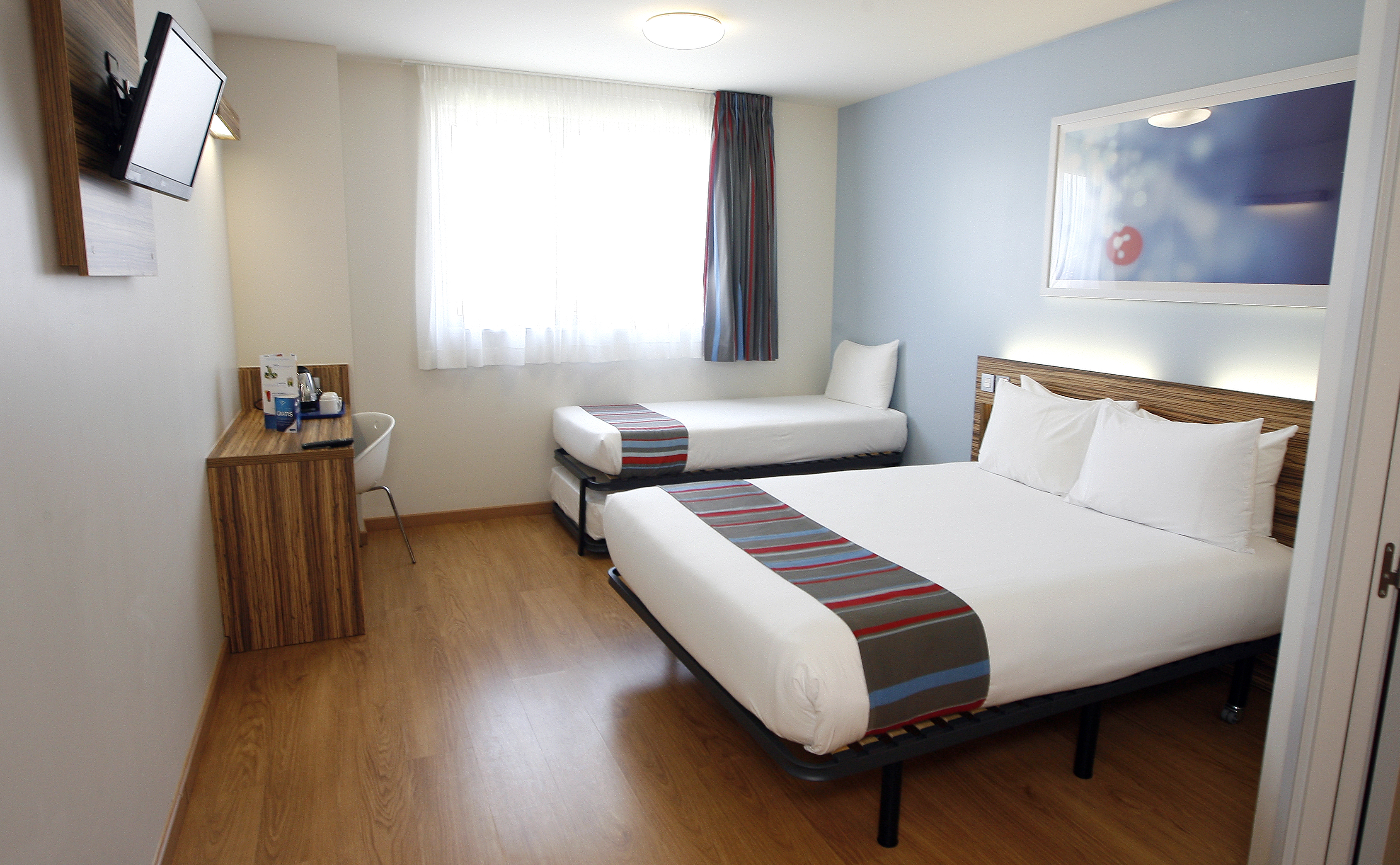غرفة عائلية مفردة