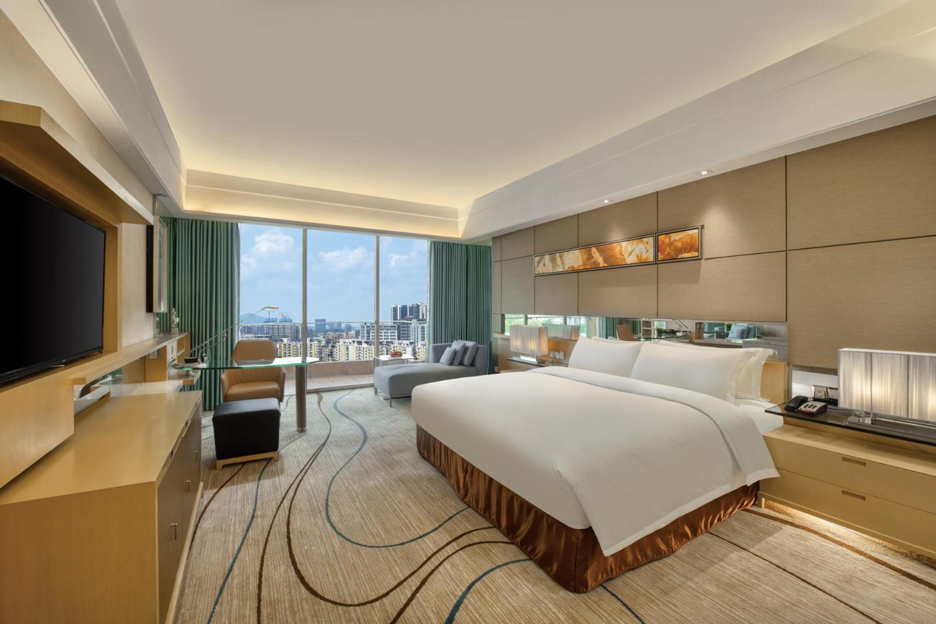Deluxe, King Bed, Queen Bed, Montain View, Balcony