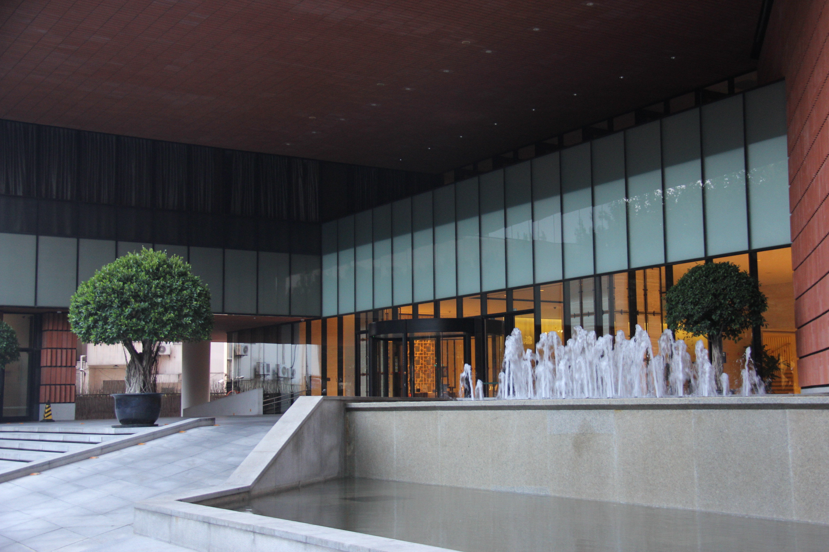 HUALUXE Shanghai Twelve at Hengshan, an IHG Hotel 7/38