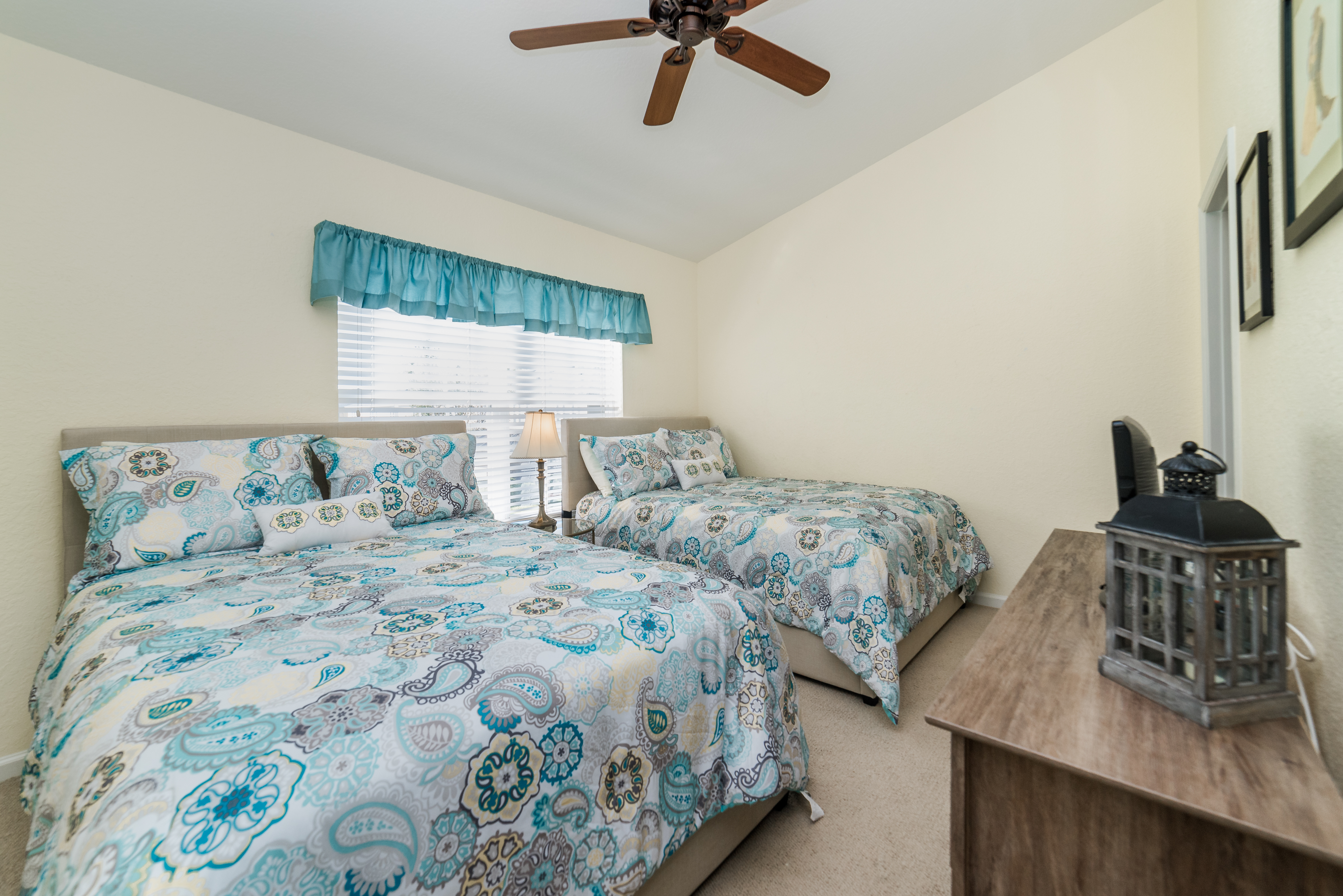 3 Bedrooms, Town House