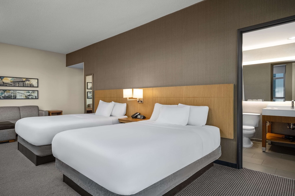 Hyatt Place Iowa City Downtown 15/44