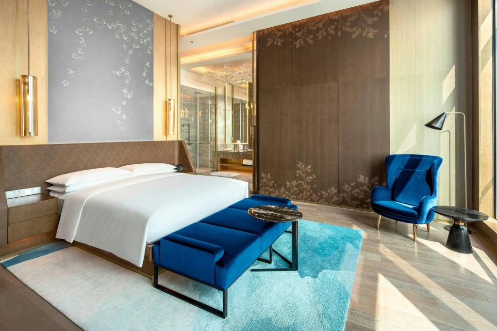Presidential, Suite, King Bed, Bay View, Lounge Access