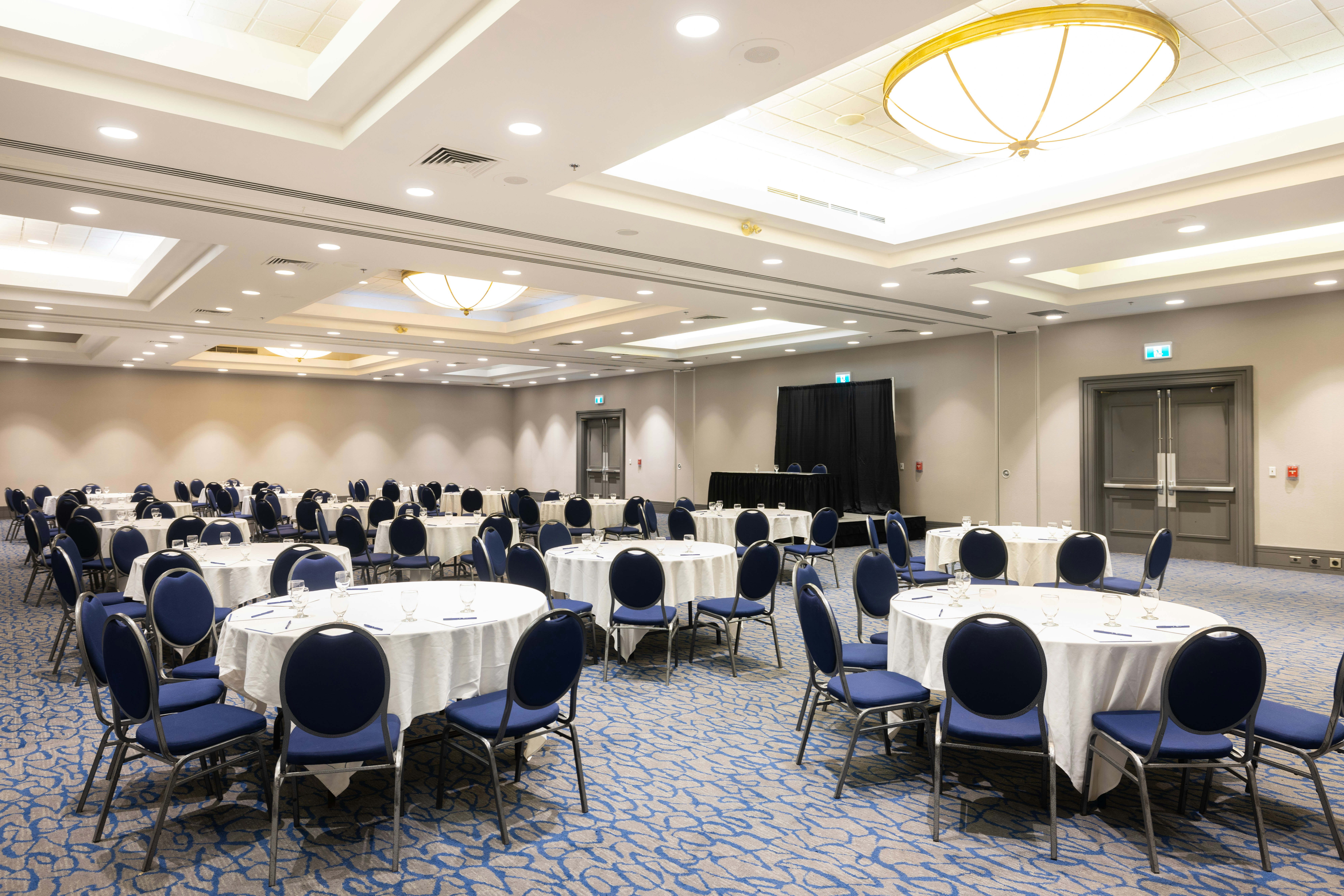 DoubleTree by Hilton Calgary North 30/33