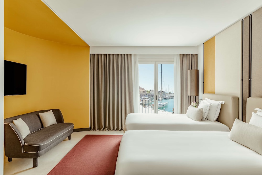 Premium, with Extra Bed, Marina View