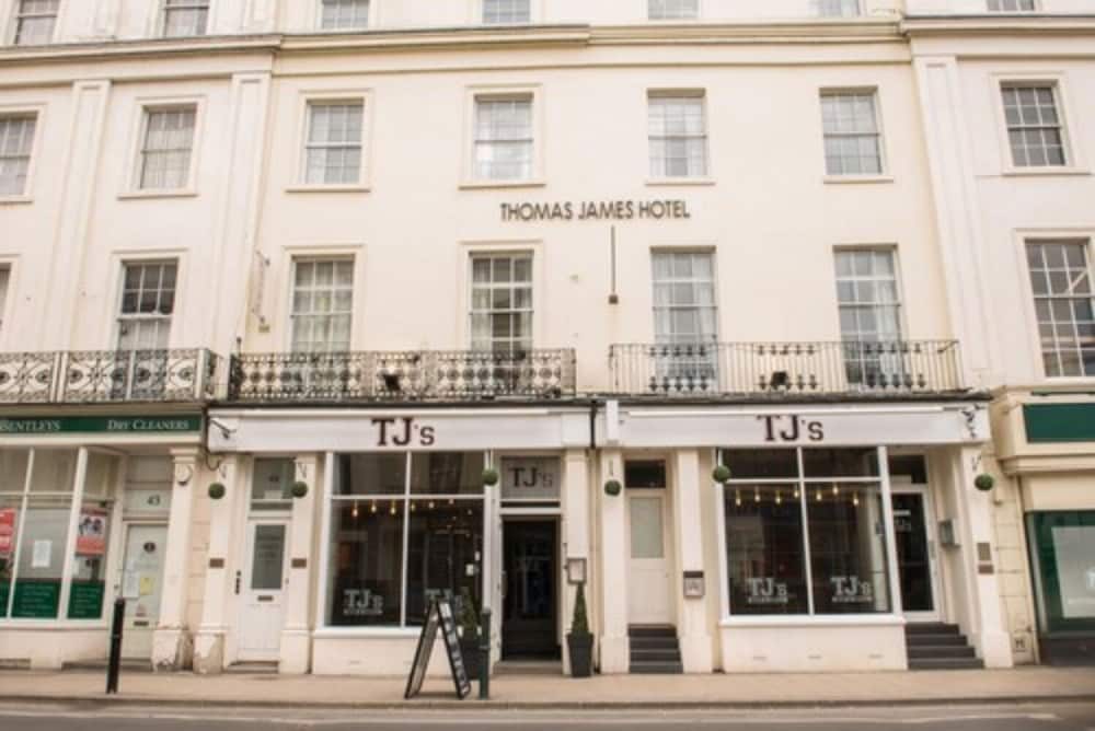 Thomas James Hotel 1/28