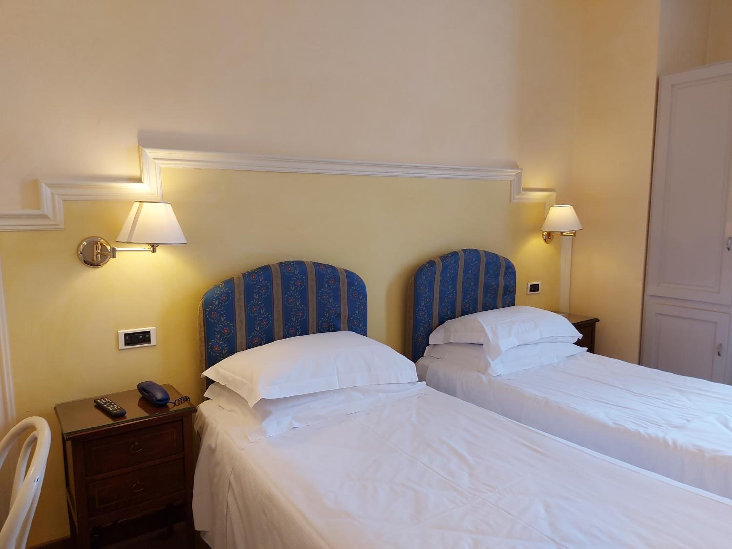 غرفة بسرير مزدوج، Phi Hotel Canalgrande 5/9