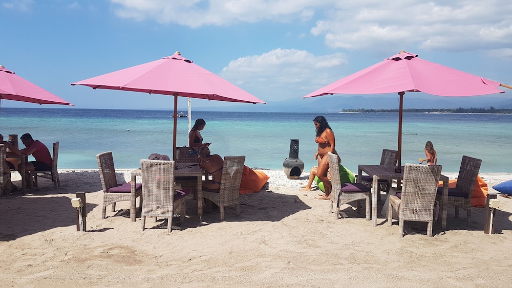 Meno Mojo Beach Resort 29/43