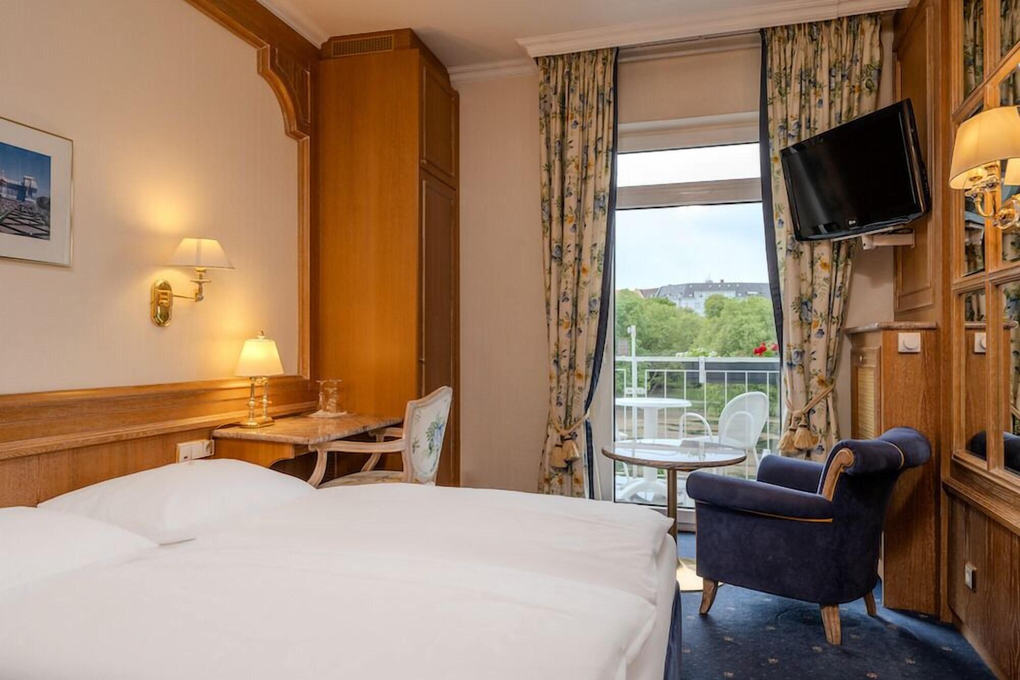Superior, Double Bed, Balcony