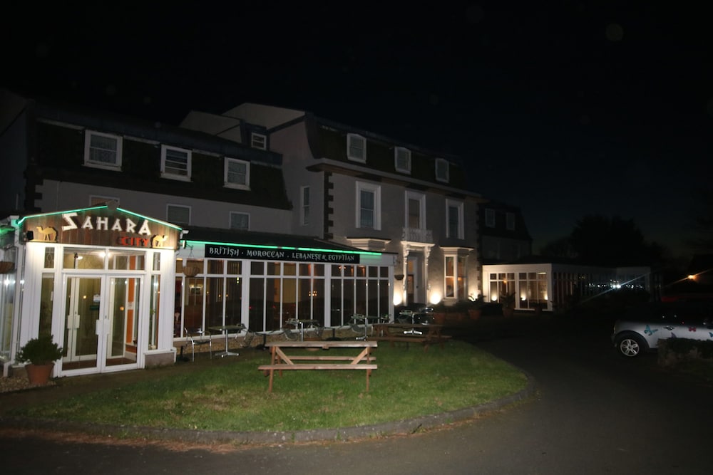 La Trelade Hotel 44/50