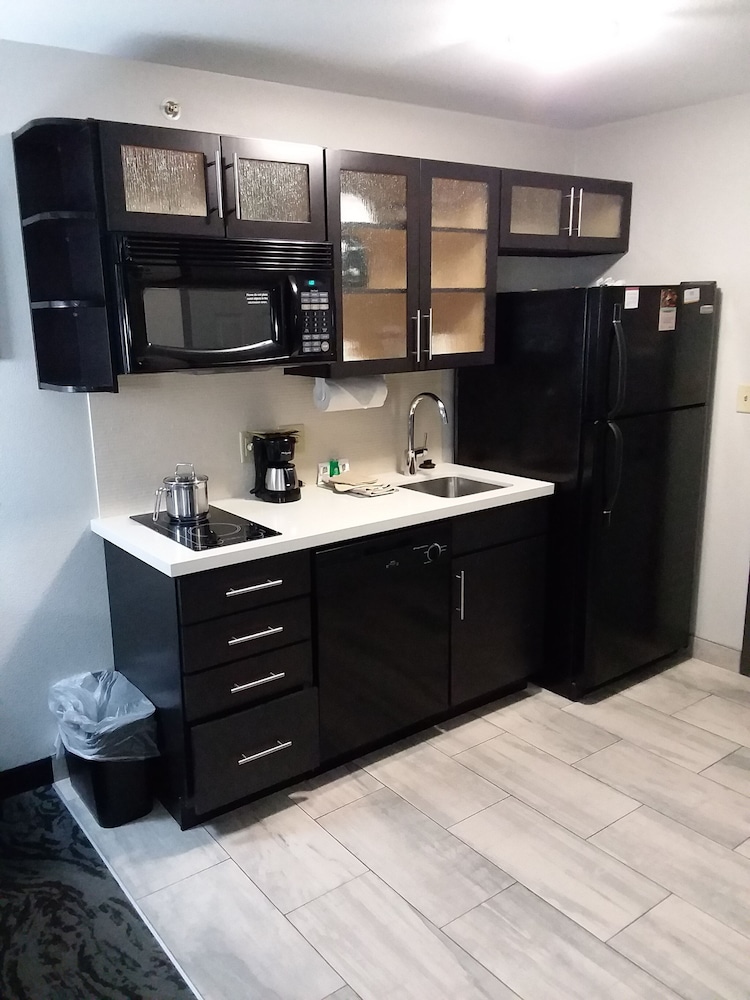 Candlewood Suites Knoxville Airport-Alcoa 7/73