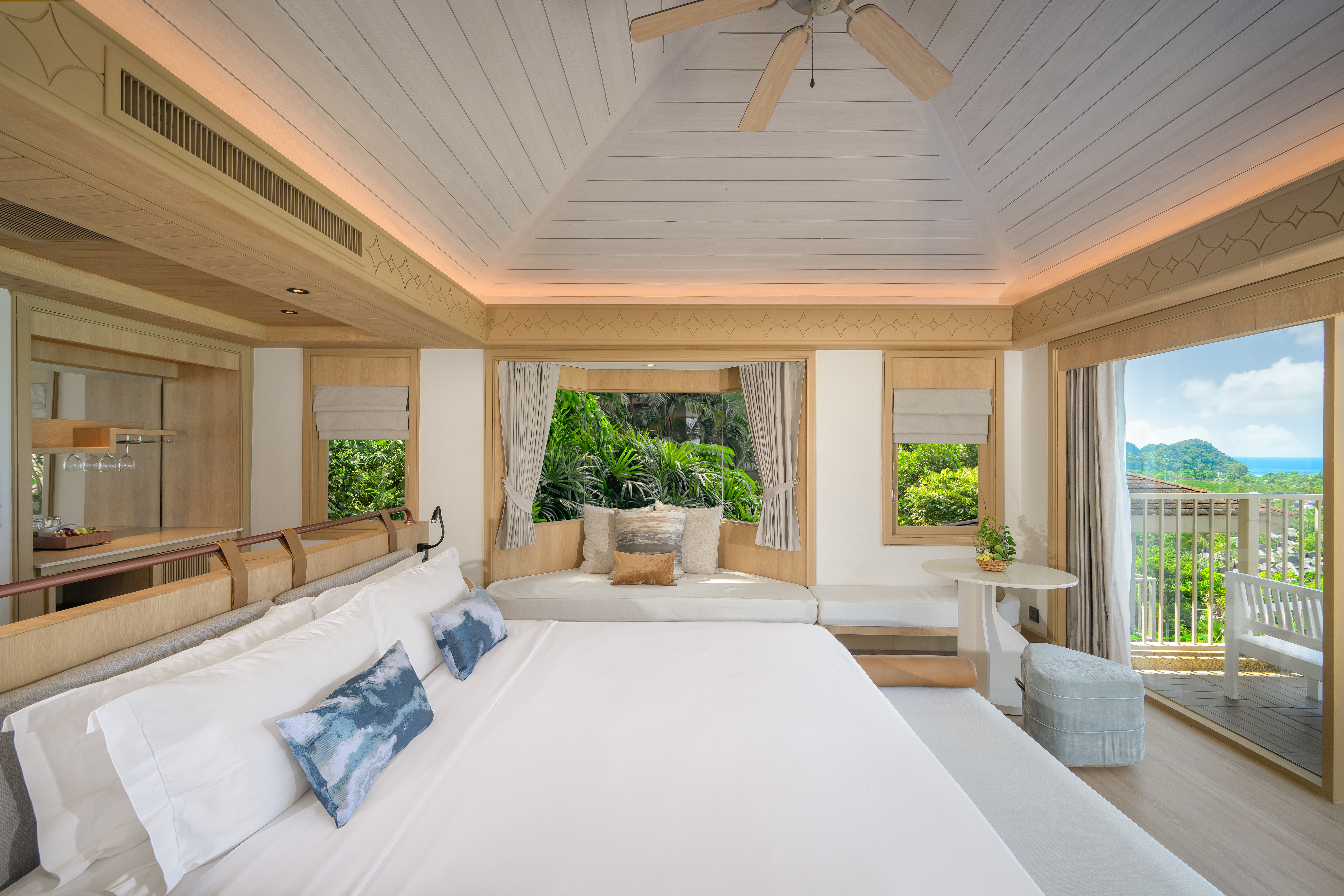 HOLLYWOOD, VILLA, TWIN BEDS, OCEAN VIEW