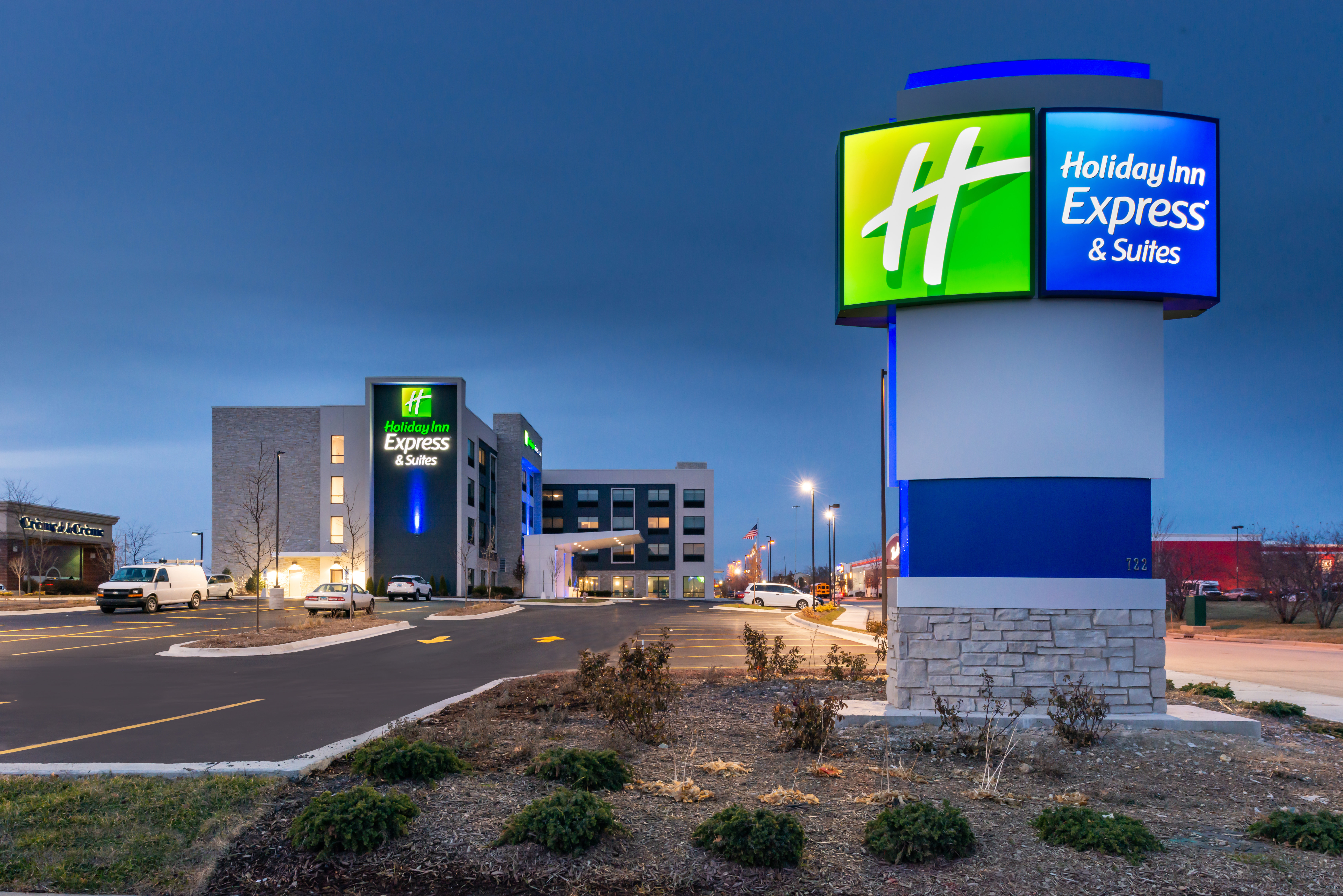 Holiday Inn Express & Suites Romeoville - Joliet North 11/68
