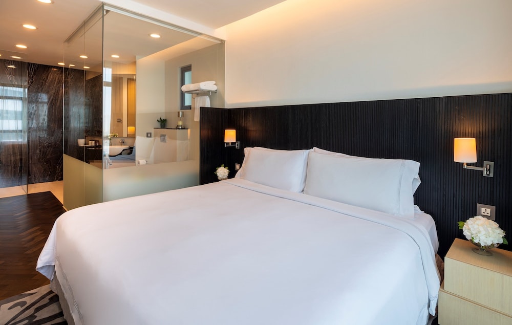 1 BEDROOM, PREMIER, KING BED