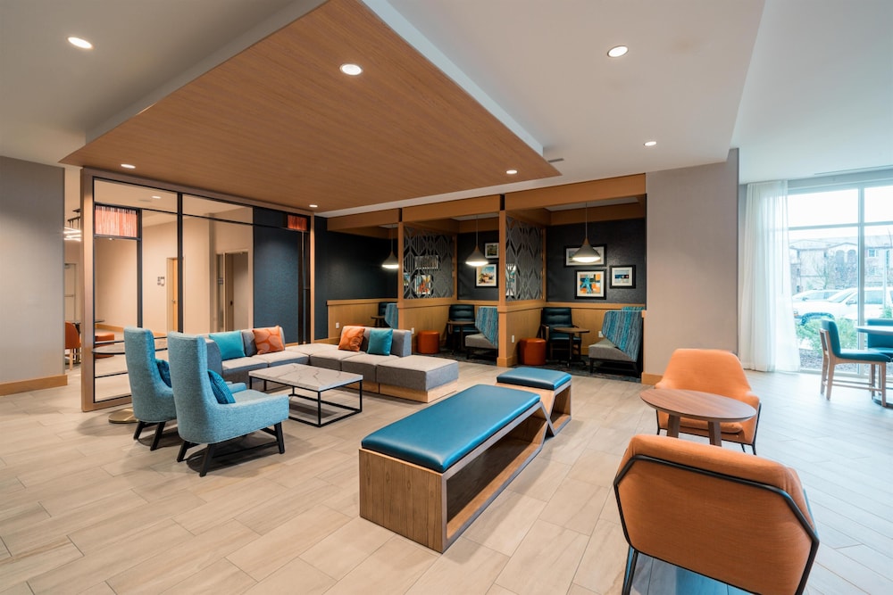 Hyatt Place Sacramento International Airport 6/47