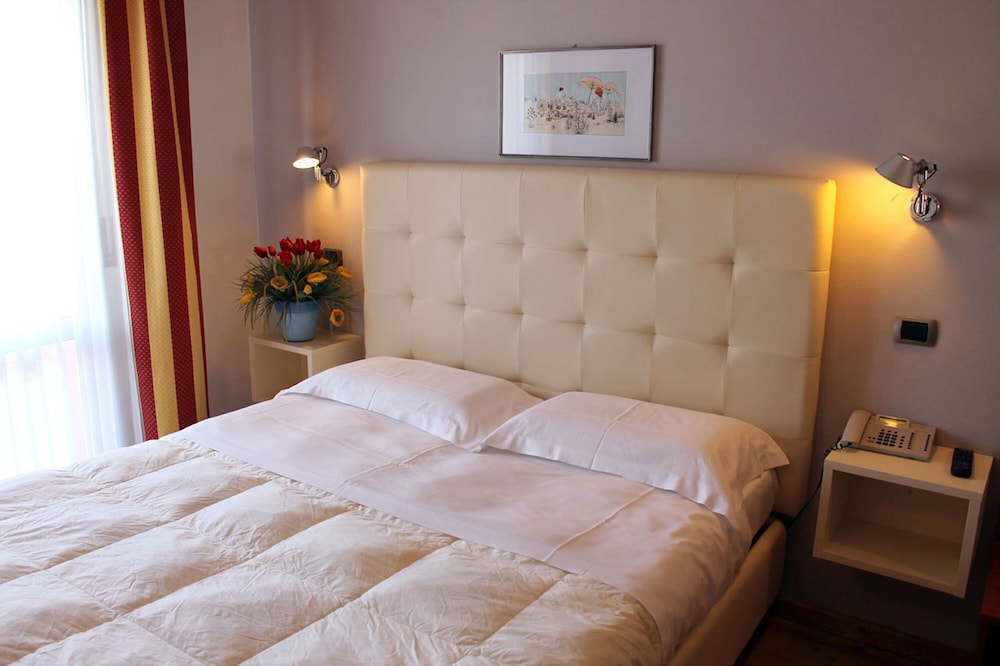Superior, Double or Twin Bed, Rubicone 2/7