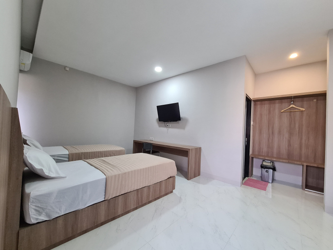 Deluxe, Twin Beds