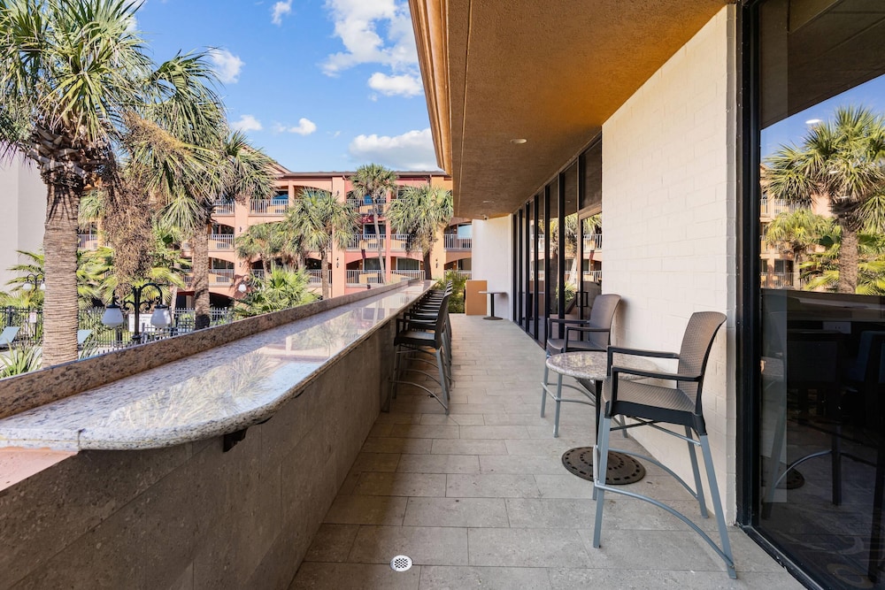 Beachfront Palms Resort Galveston, an Ascend Collection Hotel 41/43
