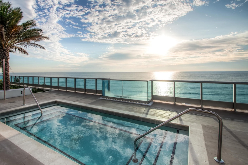 Global Luxury Apartments At Monte Carlo By Global 32/70