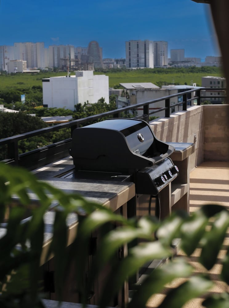 EVERGLADES SUITES 41/50
