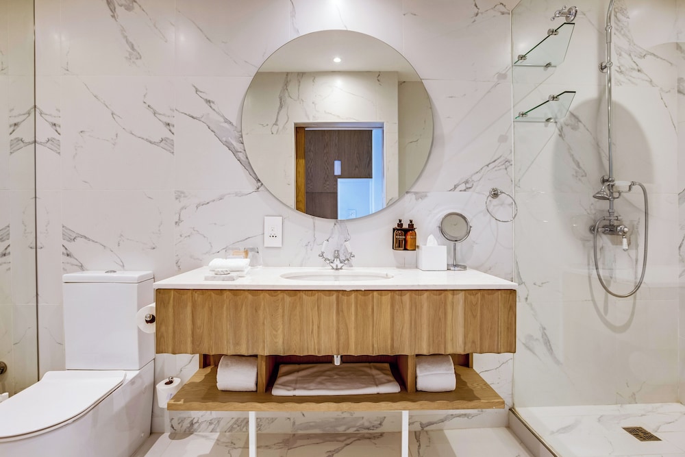 جناح بسريرين كينج بغرفتي نوم، The Marly Hotel 9/10