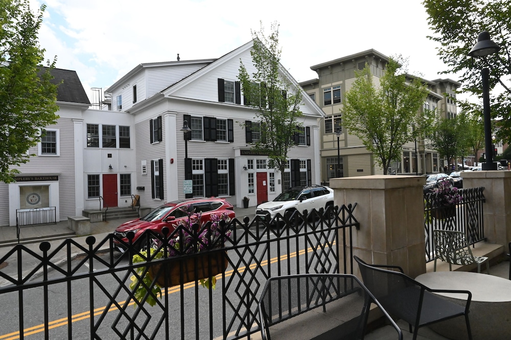 Six South St Hotel 3/57