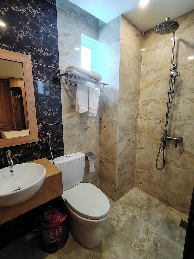 Sen Vang Luxury Hotel 44/50