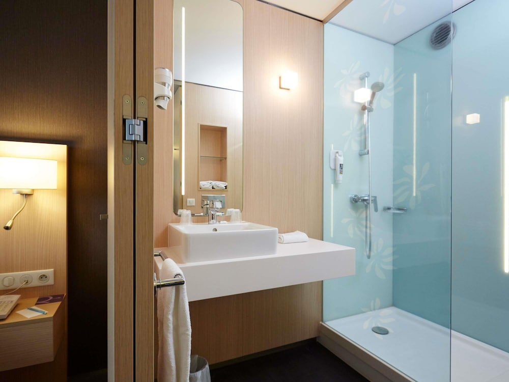 Mercure Valenciennes Centre 75/75
