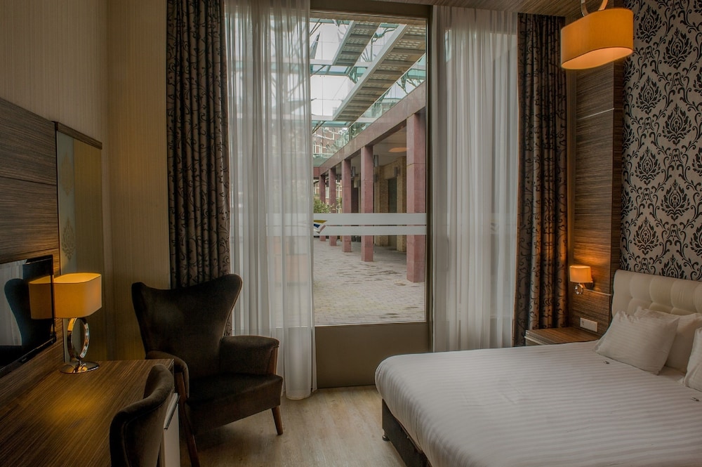 Grand Hotel Downtown 15/50