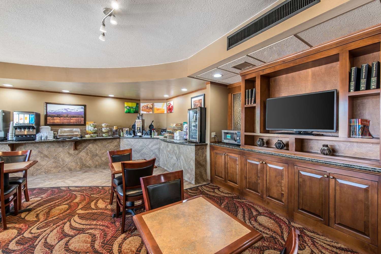 Quality Inn Colorado Springs South 16/17