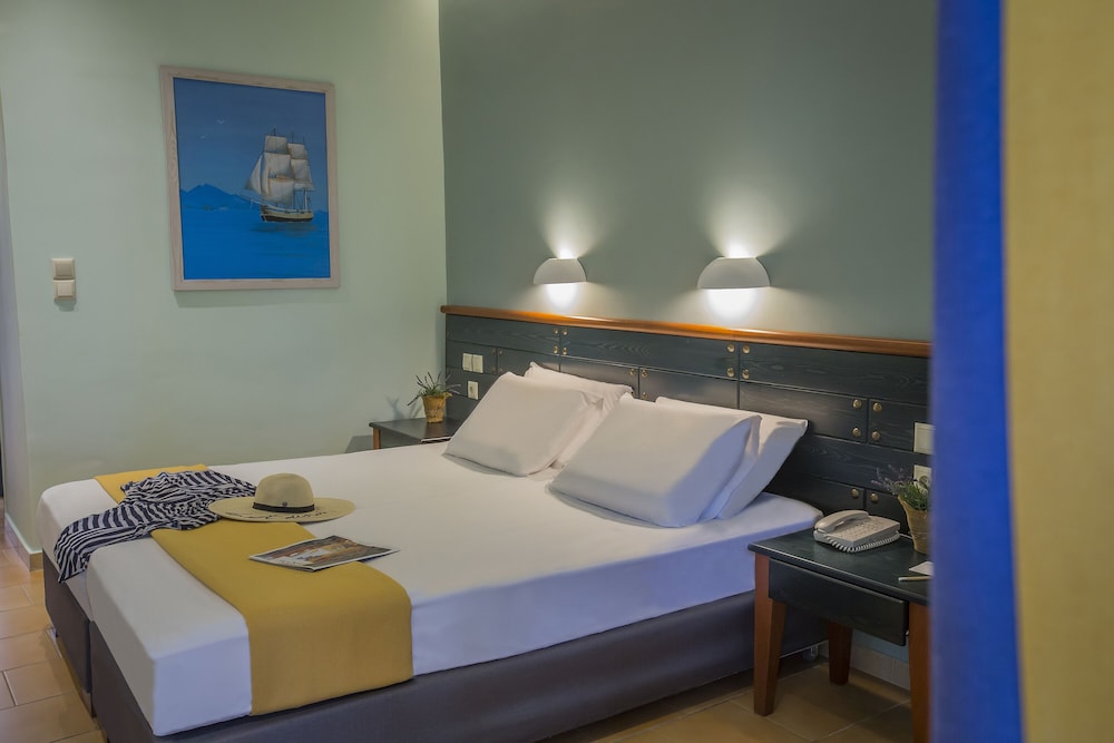 Golden Coast Hotel and Bungalows 23/75