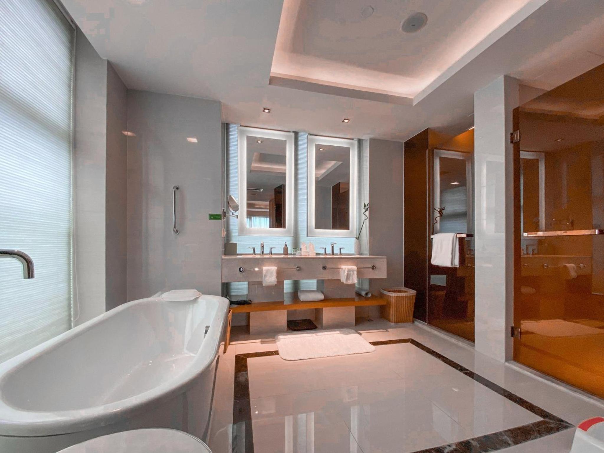1 Bedroom, Study, Suite, King Bed، HOLIDAY INN GUANGZHOU SCIENCE CITY 8/9
