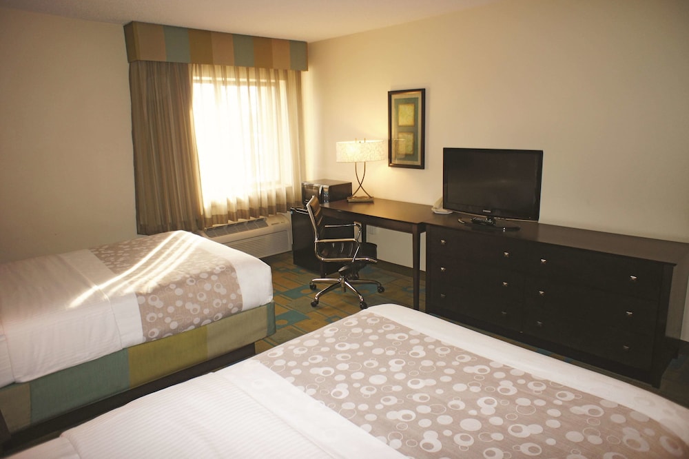 La Quinta Inn And Suites By Wyndham Plattsburgh 13/38