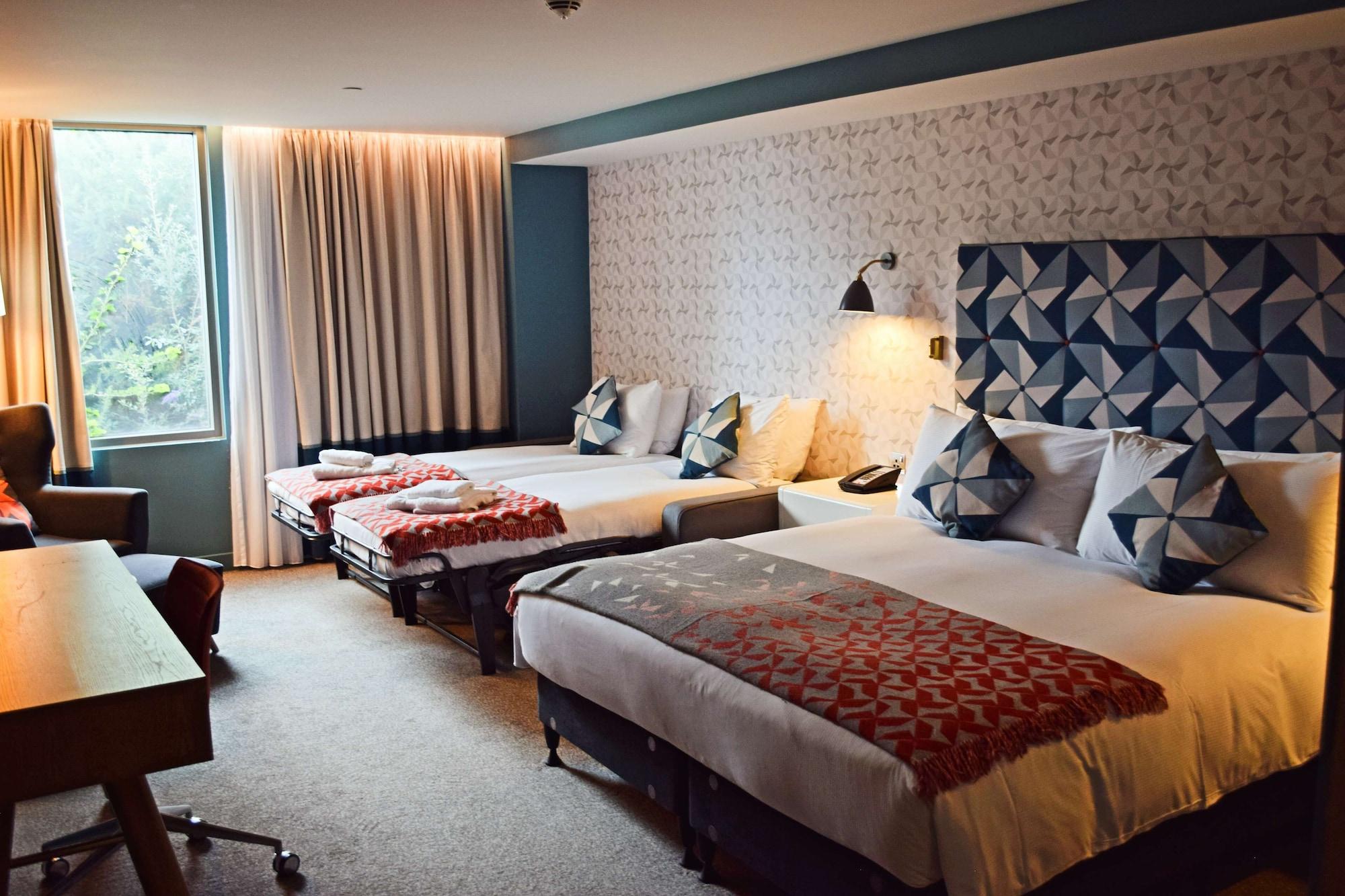 Family, Multiple Beds