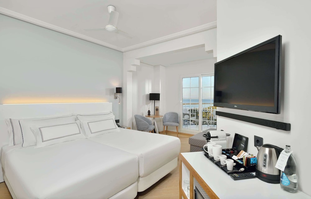The Level, Family, Queen Bed, Sea View, Sofa