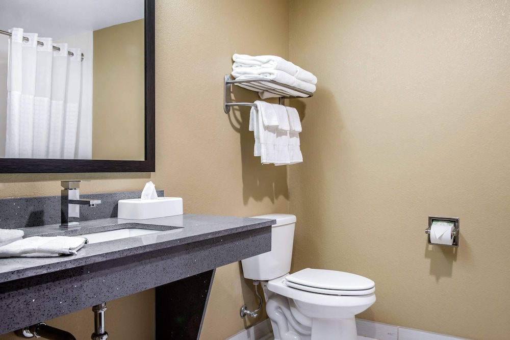 Comfort Inn & Suites Ashland, OR 39/40