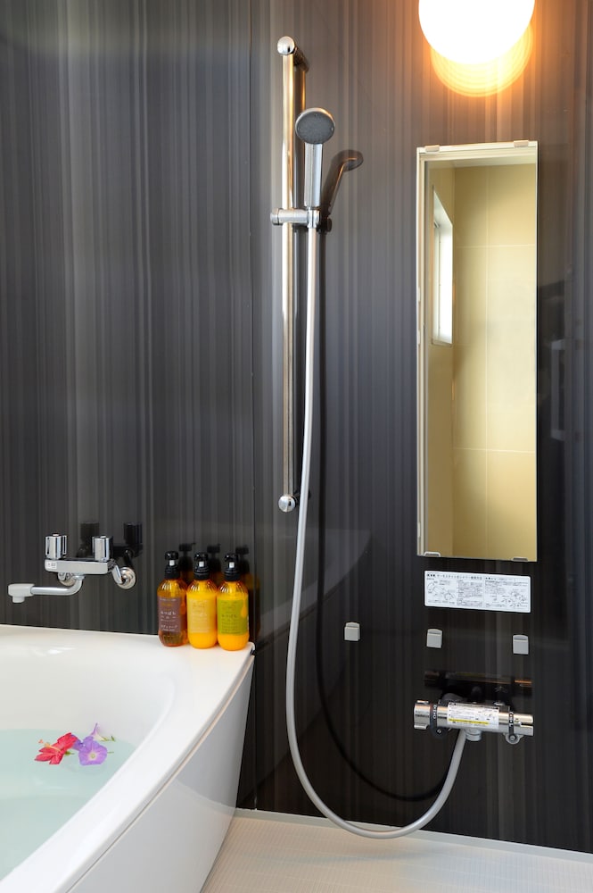 Wisteria Condominium Resort 25/50