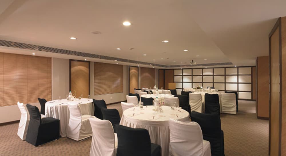 Lemon Tree Premier, Navi Mumbai 64/67