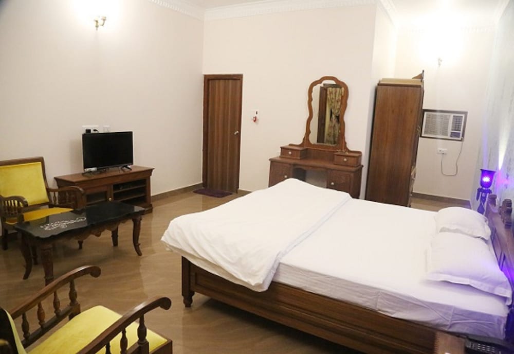 Vijaigarh Kothi 17/42