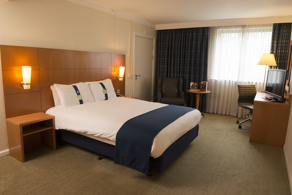 HOLIDAY INN BRENTWOOD M25, JCT 28 15/74
