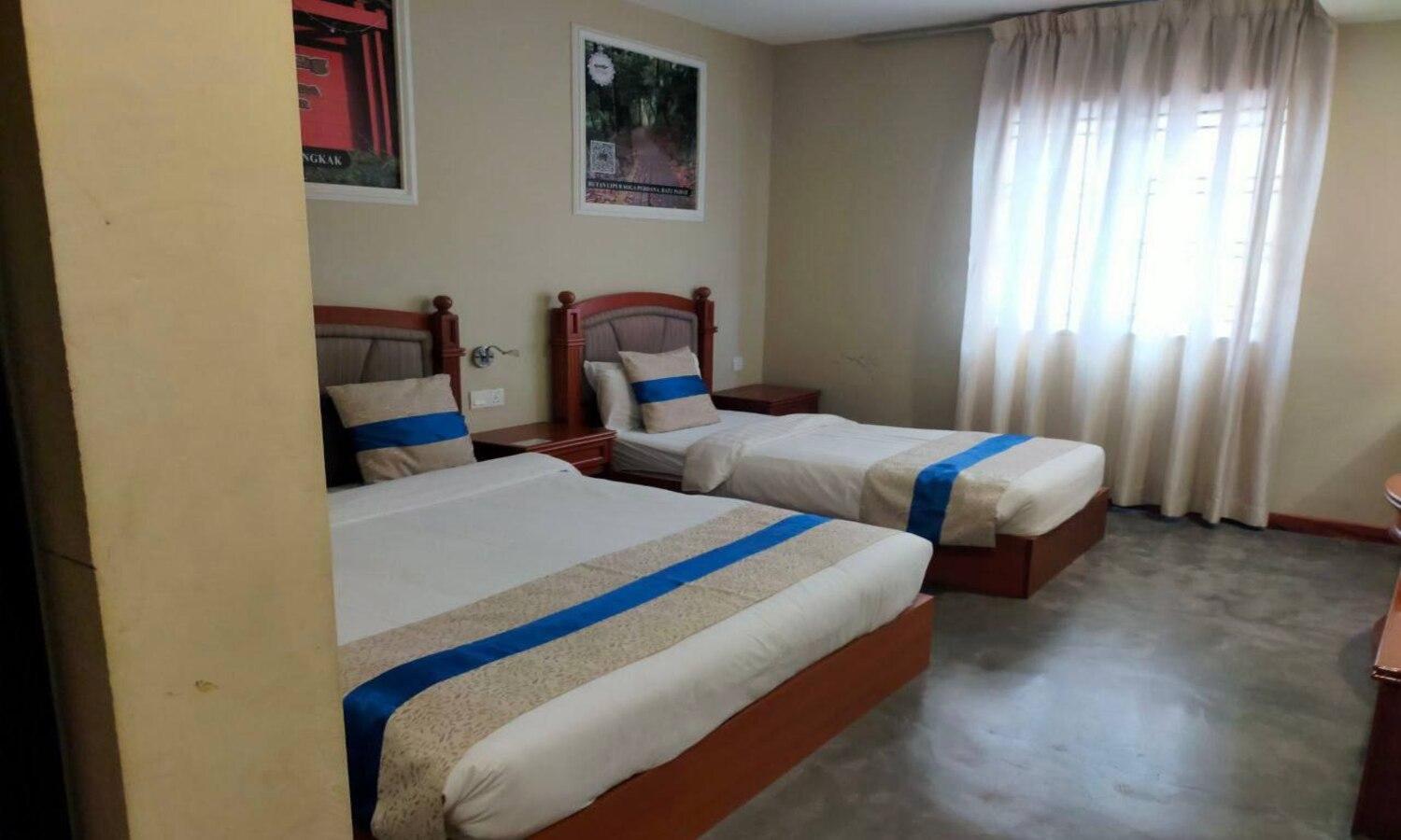 Oyo 517 Aladdin Hotel 30/99