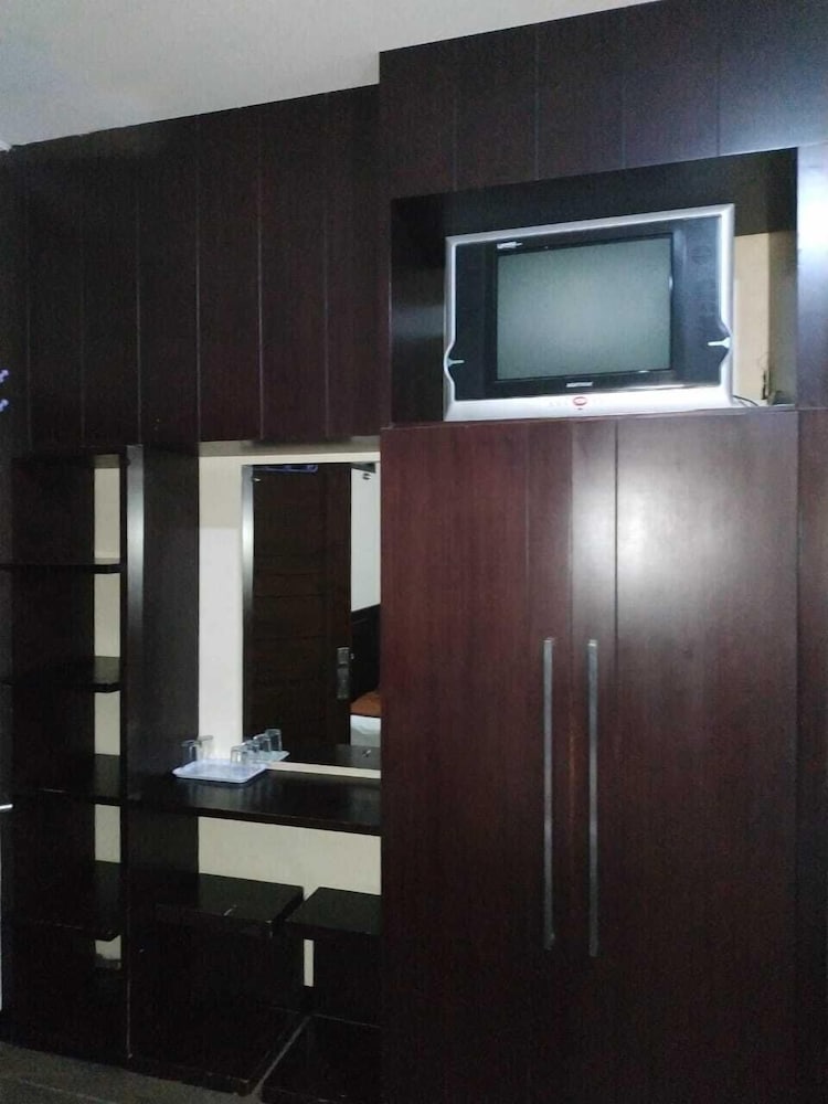 Hotel Bumi Makmur Indah 12/54